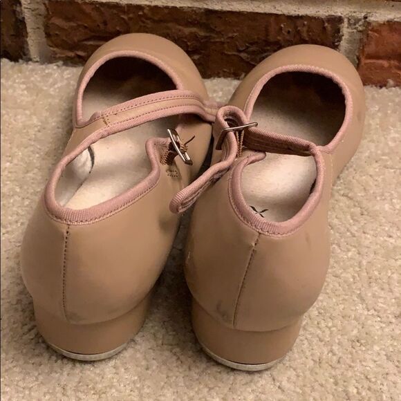 Capezio Tan Tap Shoes Size 6.5 – Classic Style with Plenty of Life! 👞✨ - Picture 5 of 8